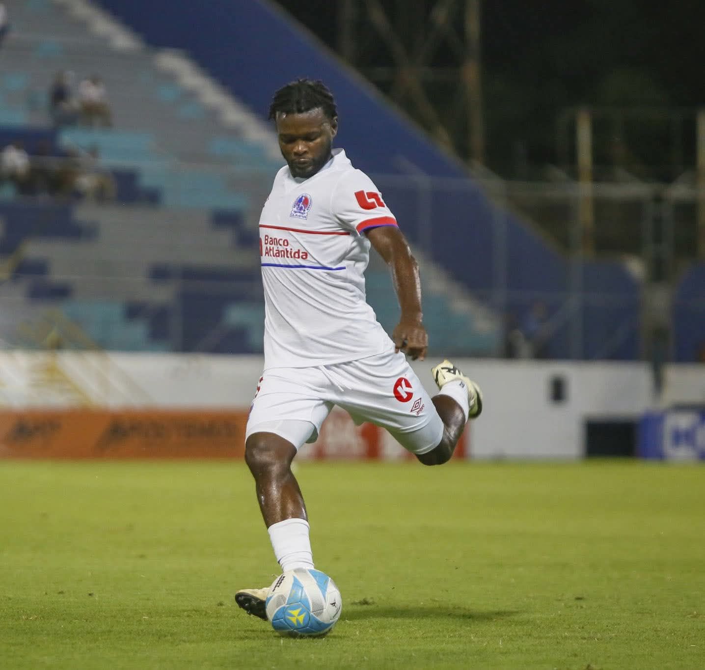 LO HABÍAMOS ADELANTADO: ELISON RIVAS NO CONTINUARÁ EN OLIMPIA fb img 17794188840312697673506308745772